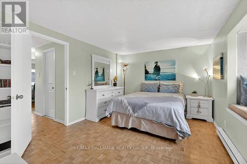 912 Dynes Road, Ottawa, ON - Indoor Photo Showing Bedroom