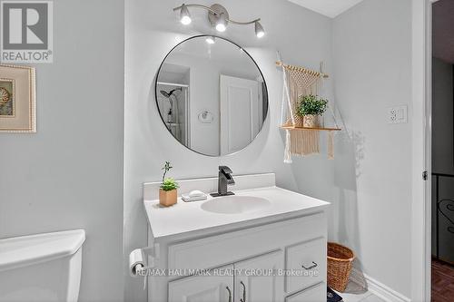 912 Dynes Road, Ottawa, ON - Indoor Photo Showing Bathroom