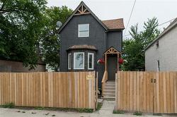 522 Alexander AVE  Winnipeg, MB R3A 0N8