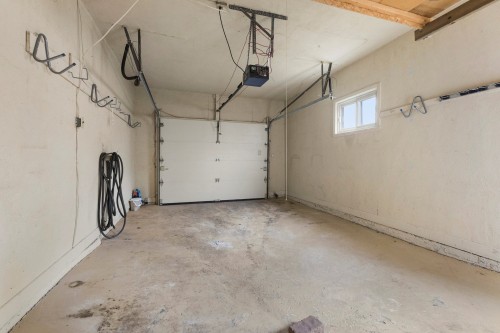 Garage - 171 Creswell Drive, Beaconsfield, QC - Indoor Photo Showing Garage