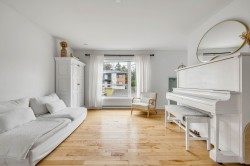 Salon - 