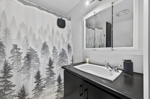 Salle de bains - 25 Av. Montcalm, Saint-Pie, QC - Indoor Photo Showing Bathroom
