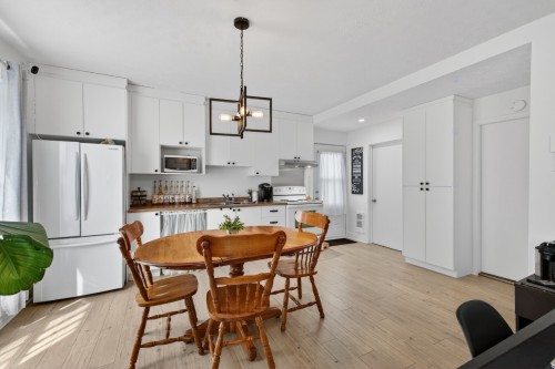 Salle à manger - 25 Av. Montcalm, Saint-Pie, QC - Indoor