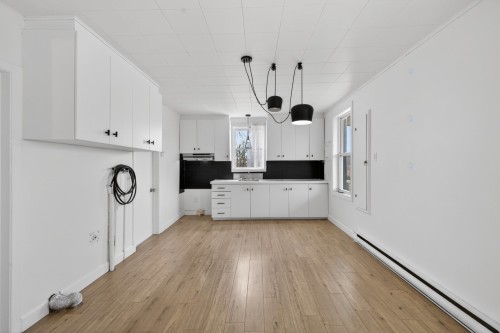 Cuisine - 25 Av. Montcalm, Saint-Pie, QC - Indoor Photo Showing Other Room