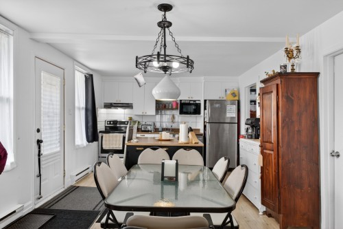 Salle à manger - 25 Av. Montcalm, Saint-Pie, QC - Indoor Photo Showing Dining Room