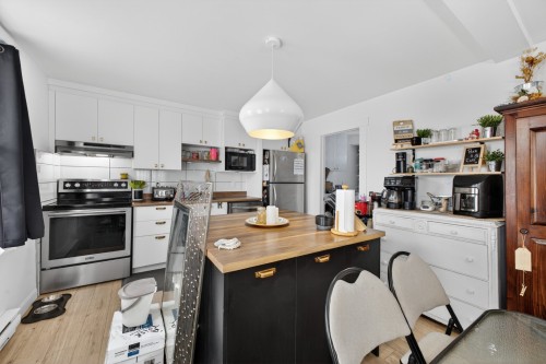 Cuisine - 25 Av. Montcalm, Saint-Pie, QC - Indoor Photo Showing Kitchen