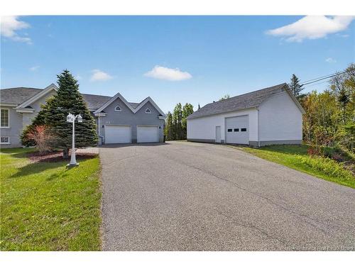 53 Rue Mallet, Haut-Shippagan, NB 
