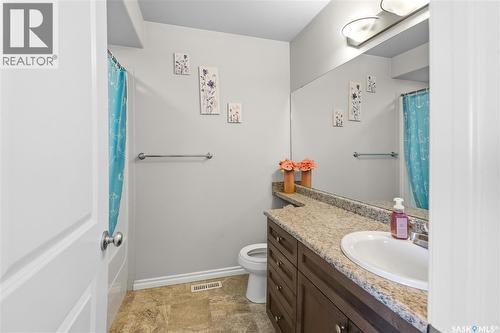 1334 Hunter Road, Saskatoon, SK - Indoor Photo Showing Bathroom