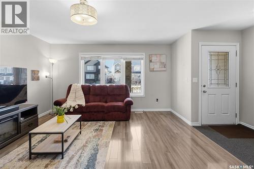 1334 Hunter Road, Saskatoon, SK - Indoor Photo Showing Living Room