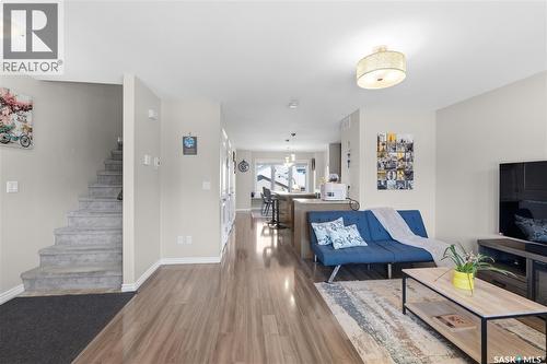 1334 Hunter Road, Saskatoon, SK - Indoor Photo Showing Living Room