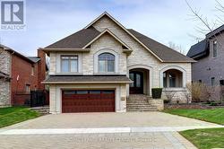 31 PLAINSMAN ROAD Mississauga, ON L5N 1C4