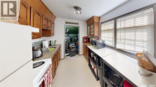 20 Cecil Crescent, Regina, SK - Indoor Photo Showing Kitchen