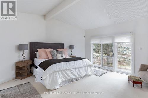 11 Champlain Crescent, King, ON - Indoor Photo Showing Bedroom
