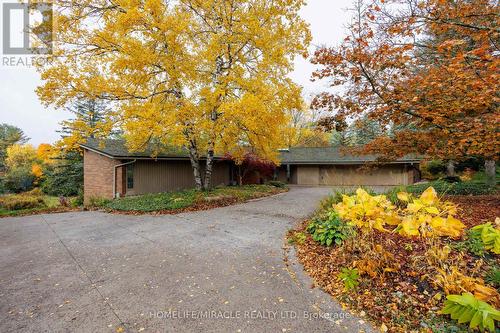 11 Champlain Crescent, King, ON - Outdoor