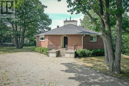 10 SUNSET COURT  Wasaga Beach, ON L9Z 2A9