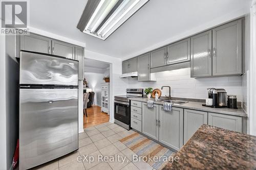 111 Connelly Drive, Kitchener, ON - Indoor Photo Showing Kitchen With Upgraded Kitchen