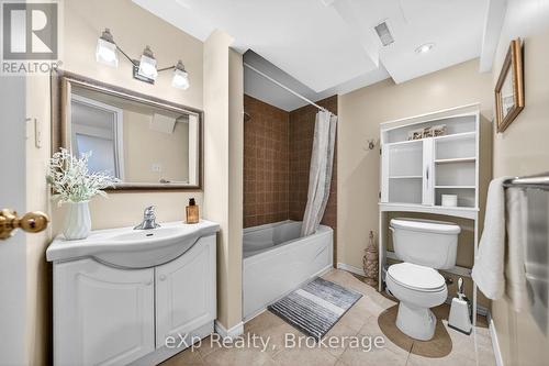111 Connelly Drive, Kitchener, ON - Indoor Photo Showing Bathroom