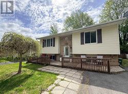112 GLEN OAKS COURT Cornwall, ON K6H 7E6