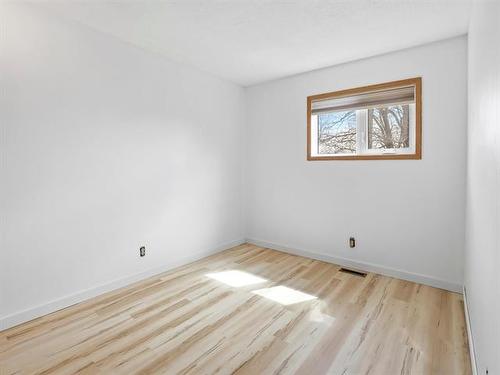 151 Penfold Cr, Winnipeg, MB 