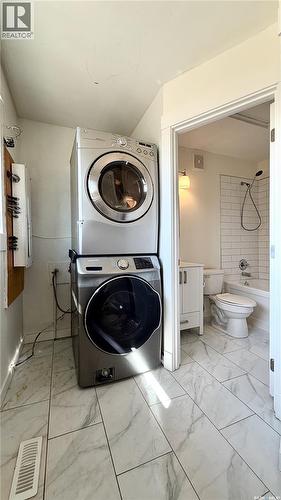 201 V Avenue N, Saskatoon, SK - Indoor Photo Showing Laundry Room