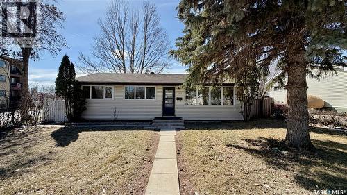 201 V Avenue N, Saskatoon, SK - Outdoor