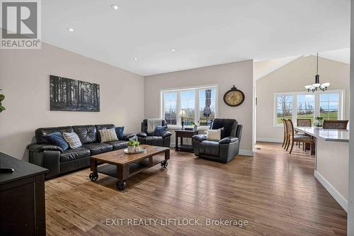 Living room - 1479 Webster Road, Douro-Dummer, ON 