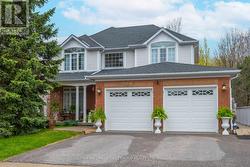 990 GLENBOURNE DRIVE Oshawa, ON L1K 2P9