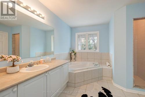 990 Glenbourne Drive, Oshawa, ON - Indoor Photo Showing Bathroom