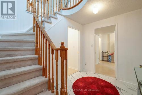 990 Glenbourne Drive, Oshawa, ON - Indoor Photo Showing Living Room
