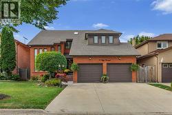 10 VEGA Crescent  Stoney Creek, ON L8E 4S7