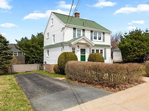 5 Gladstone Avenue, Dartmouth, NS 