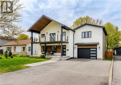 37 BARNES Avenue  Brantford, ON N3R 4Y9