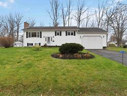 834 Beaver Street Greenwood, NS B0P 1N0