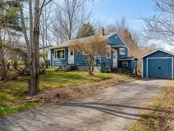 43 Lakecrest Drive  Dartmouth, NS B2X 1V2