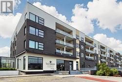101 - 555 WILLIAM GRAHAM DRIVE Aurora, ON L4G 3H9