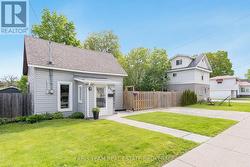 255 LINDSAY STREET Midland, ON L4R 2V3