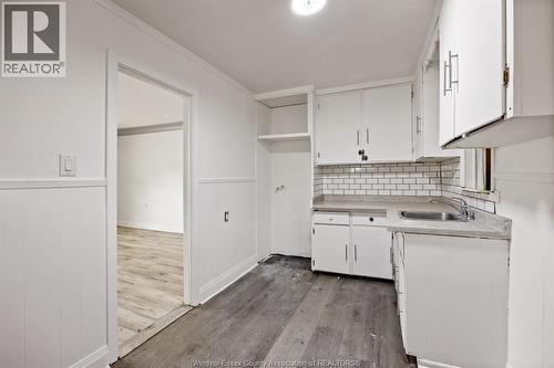 2270 Marentette, Windsor, ON - Indoor Photo Showing Kitchen