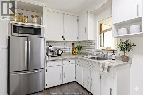 2270 Marentette, Windsor, ON - Indoor Photo Showing Kitchen