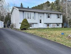 11 Vernon Street  Valley, NS B6L 4N3