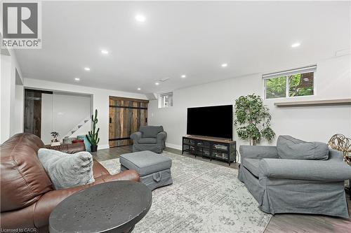 1063 Maplehurst Avenue, Burlington, ON - Indoor Photo Showing Living Room