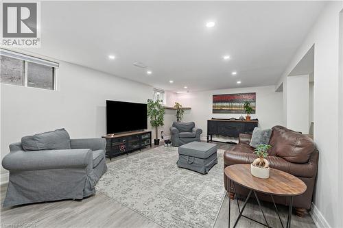 1063 Maplehurst Avenue, Burlington, ON - Indoor