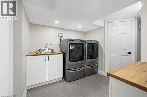 1063 Maplehurst Avenue, Burlington, ON - Indoor Photo Showing Laundry Room