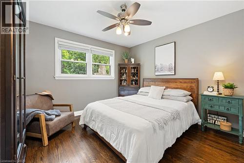 1063 Maplehurst Avenue, Burlington, ON - Indoor Photo Showing Bedroom
