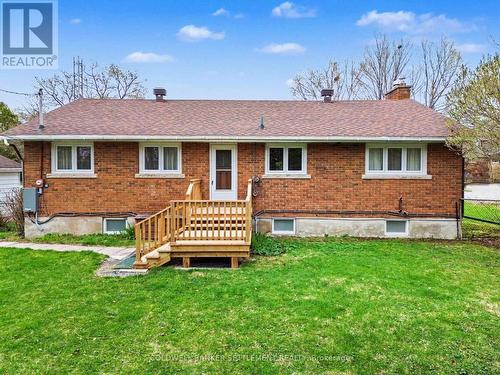 2 Glenview Crescent, Perth, ON - Outdoor