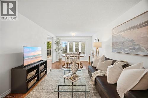 232 Auburn Drive, Waterloo, ON - Indoor Photo Showing Living Room