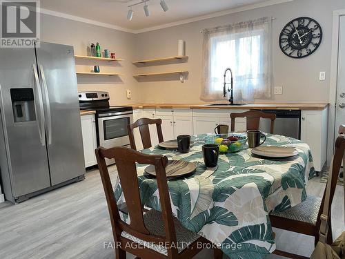 7672 Doner Drive, Ramara, ON - Indoor Photo Showing Dining Room