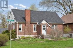 252 ABERDEEN AVENUE Peterborough (Northcrest Ward 5), ON K9H 4W9