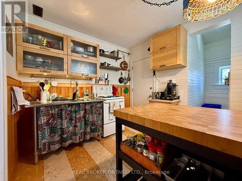 4 Gould Street, Ottawa, ON - Indoor