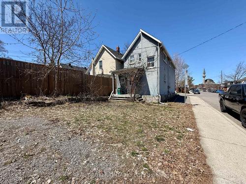 4 Gould Street, Ottawa, ON - Outdoor
