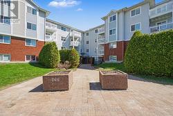 203 - 266 LORRY GREENBERG DRIVE  Ottawa, ON K1T 3J9